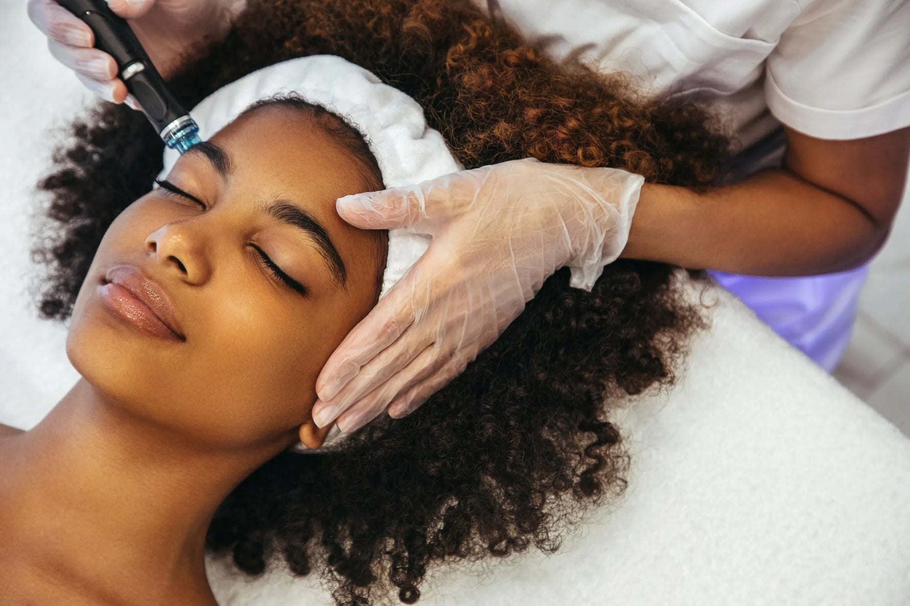 Hydrafacial vs. Traditional Facials: Why the Hype is Real